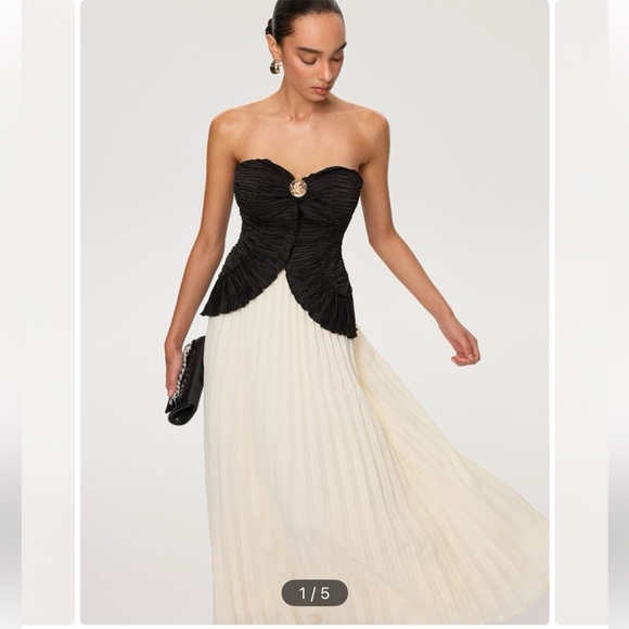 Commense Dresses & Skirts - Color-Block Strapless Pleated Chiffon Maxi Dress
